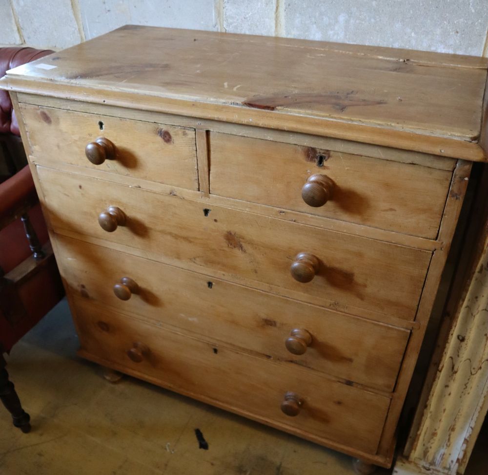 A pine chest of five drawers, width 96cm, depth 47cm, height 100cm